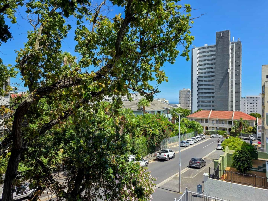 2 Bedroom Property for Sale in Sea Point Western Cape
